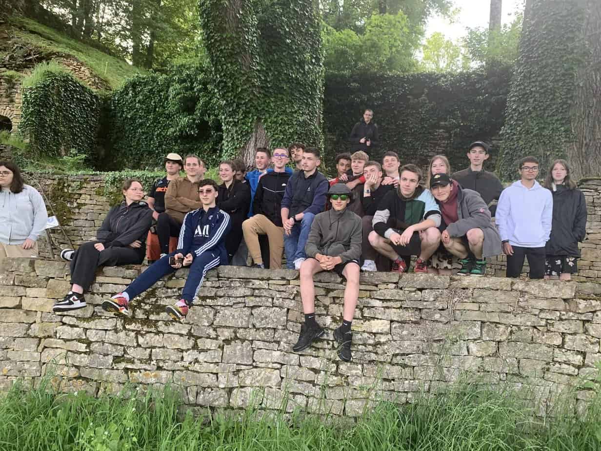 50 jeunes du bac pro « Gestion des Milieux Naturels et de la Faune » au lycée de Pixérécourt (Meurthe-et-Moselle) ont découvert les jardins suspendus de Cohons